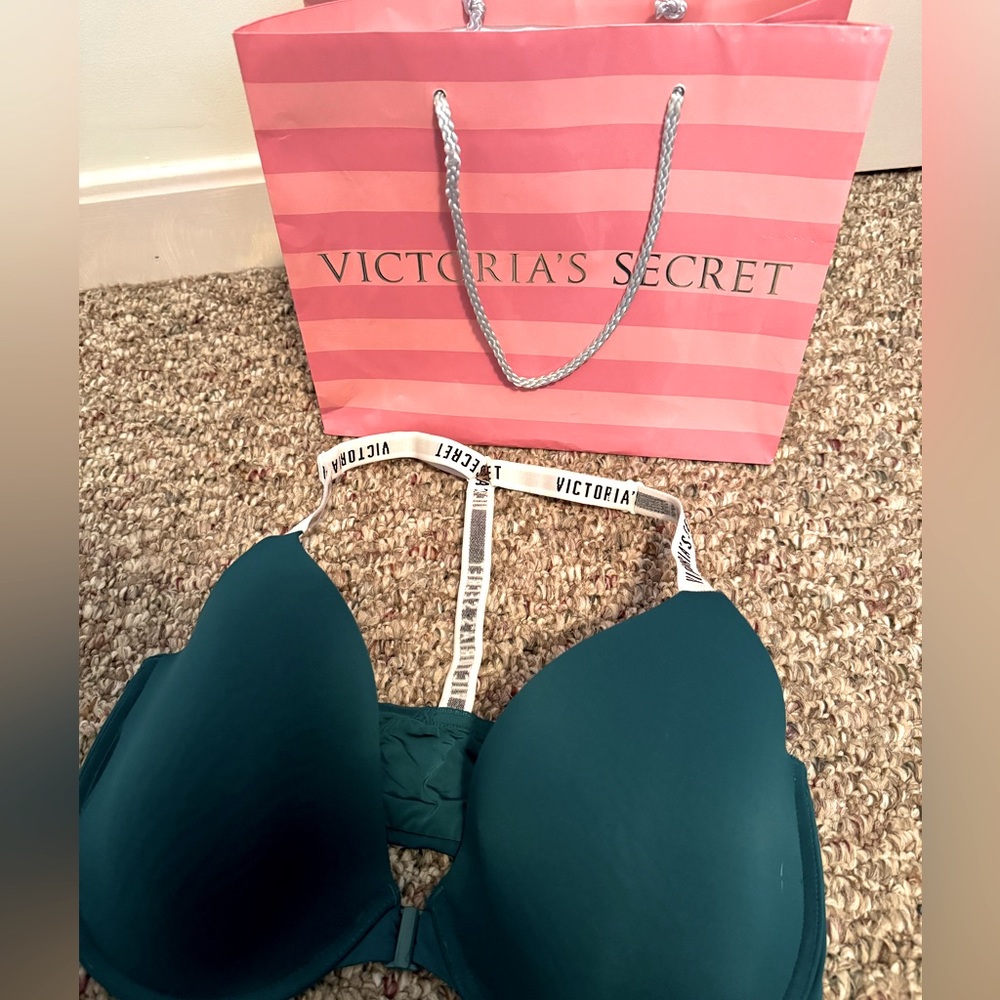 NWOT Victoria’ Secret Bra